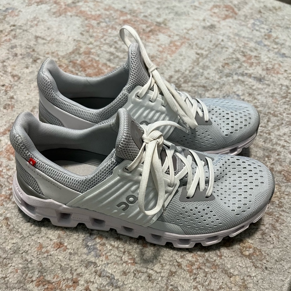 Barely worn On cloud swift runs